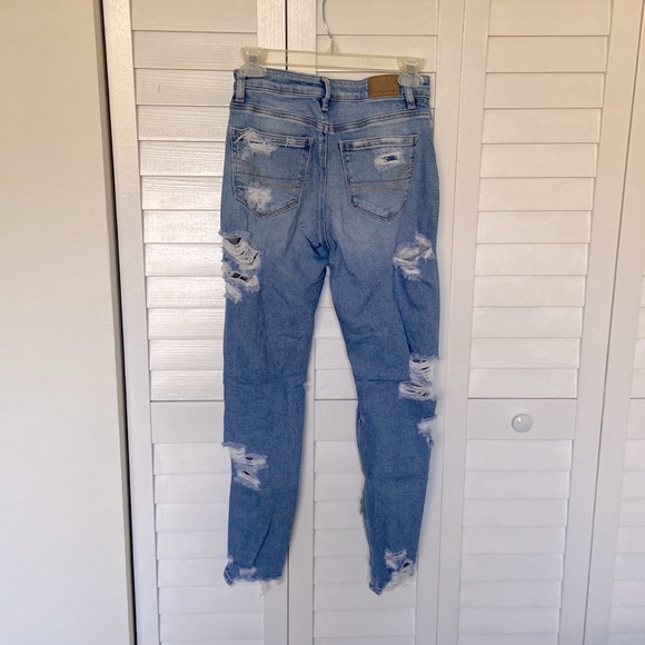 American Eagle High Rise Mom Jeans - Picture 3 of 7